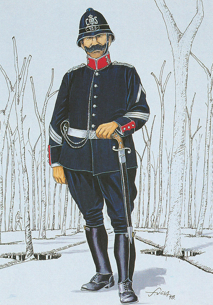 Policía uniformado con el uniforme de Sargento del Cuerpo de Seguridad (1930)