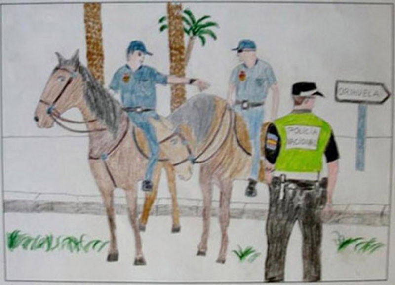 Dibujo en el que se puede ver a una pareja de policías montada a caballo coordinandose con otro policía que va a pie.
